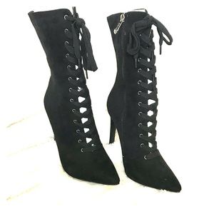 ⚡️NWT Black lace-up bootie (with zip closure)